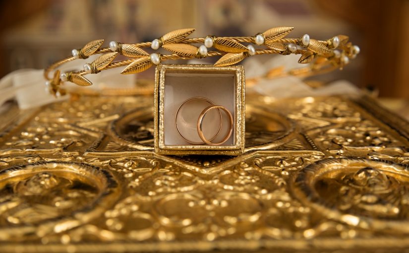 The History of Jewellery & Christmas