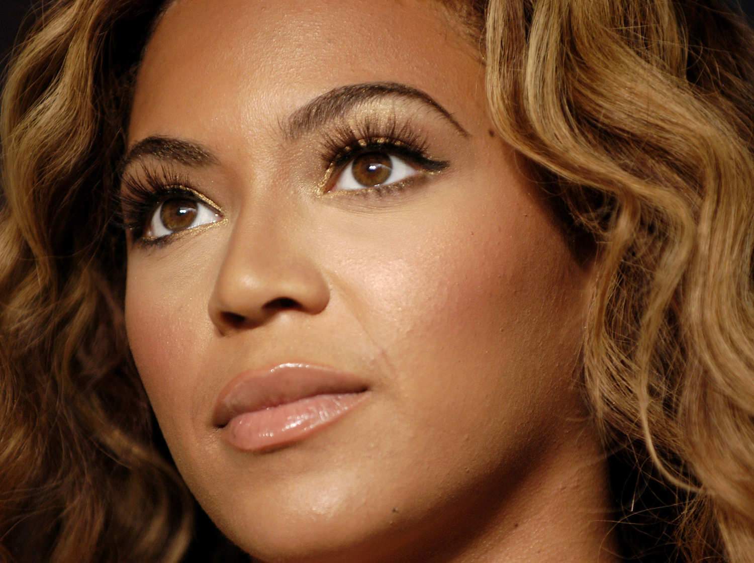 31-beyonce-eyelashes.w750.h560.2x