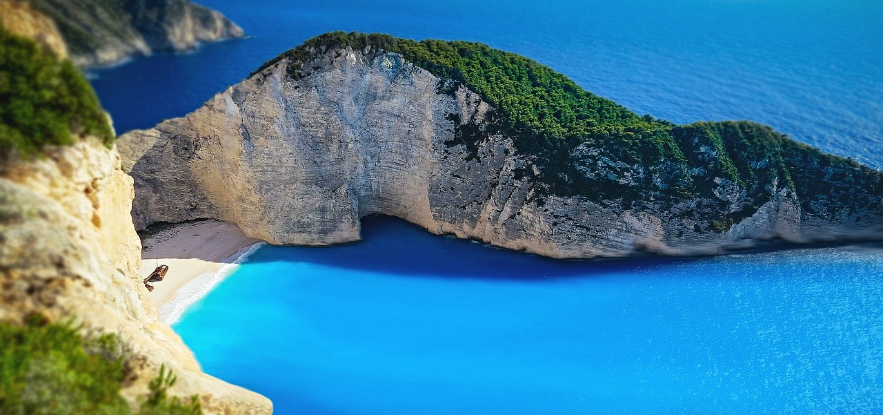 reasons-to-visit-greece
