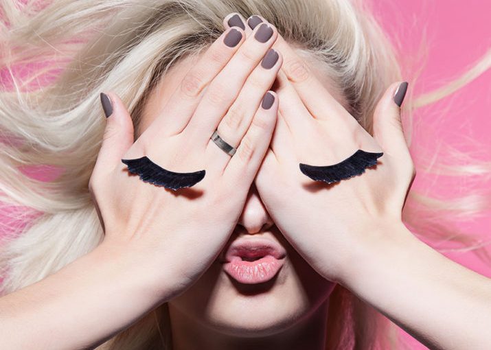 Keeping your false lashes’ hygiene